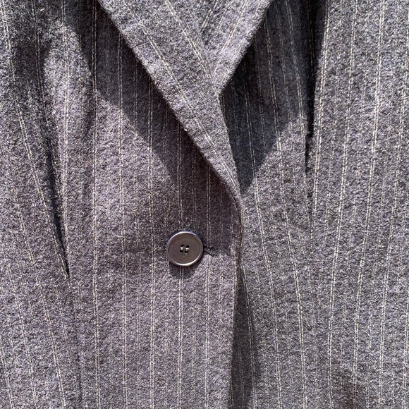Vintage DKNY Charcoal Pinstriped Wool Fitted Blazer - Picture 6 of 11